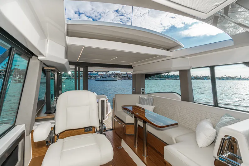 Slide: The Image of Tiara 43 LE 2026 - 38