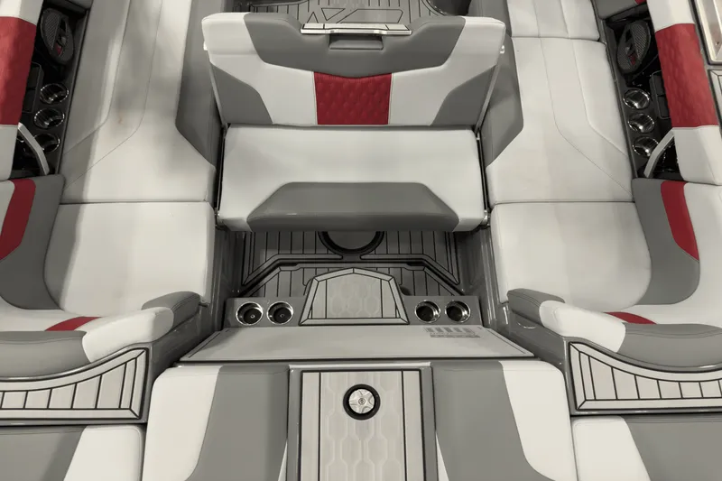 Slide: The Image of Mastercraft XT22 2025 - 12