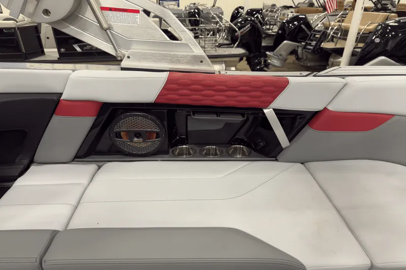 Slide: The Image of Mastercraft XT22 2025 - 17