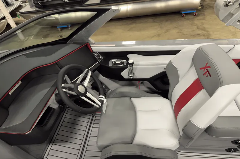 Slide: The Image of Mastercraft XT22 2025 - 25