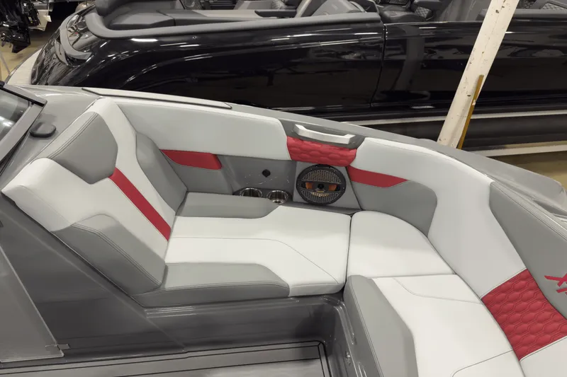 Slide: The Image of Mastercraft XT22 2025 - 36