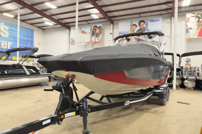 Slide: The Image of Mastercraft XT22 2025 - 44