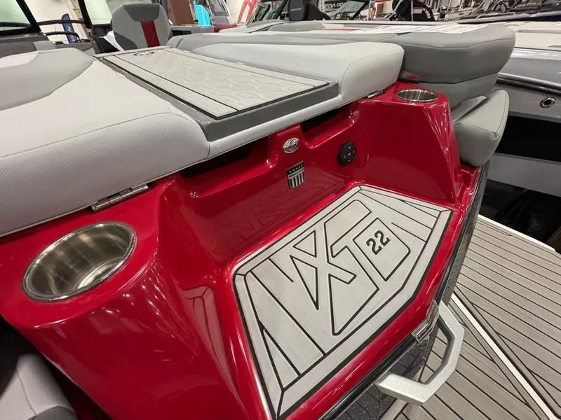 Slide: The Image of Mastercraft XT22 2025 - 55