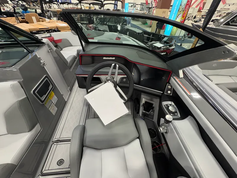 Slide: The Image of Mastercraft XT22 2025 - 63