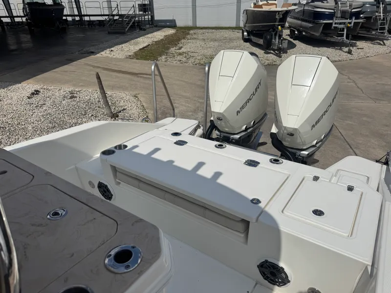 Slide: The Image of Boston Whaler 280 Dauntless 2023 - 4