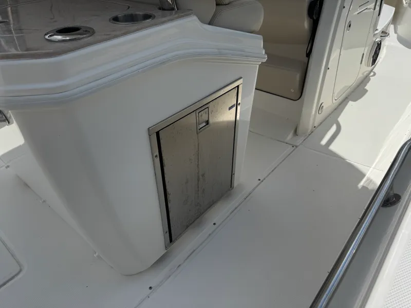 Slide: The Image of Boston Whaler 280 Dauntless 2023 - 7