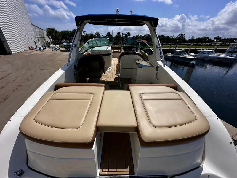 Slide: The Image of Sea Ray 300 SLX 2016 - 11