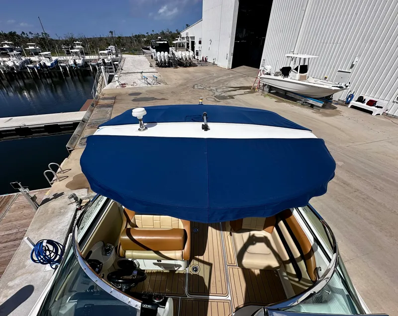Slide: The Image of Sea Ray 300 SLX 2016 - 32