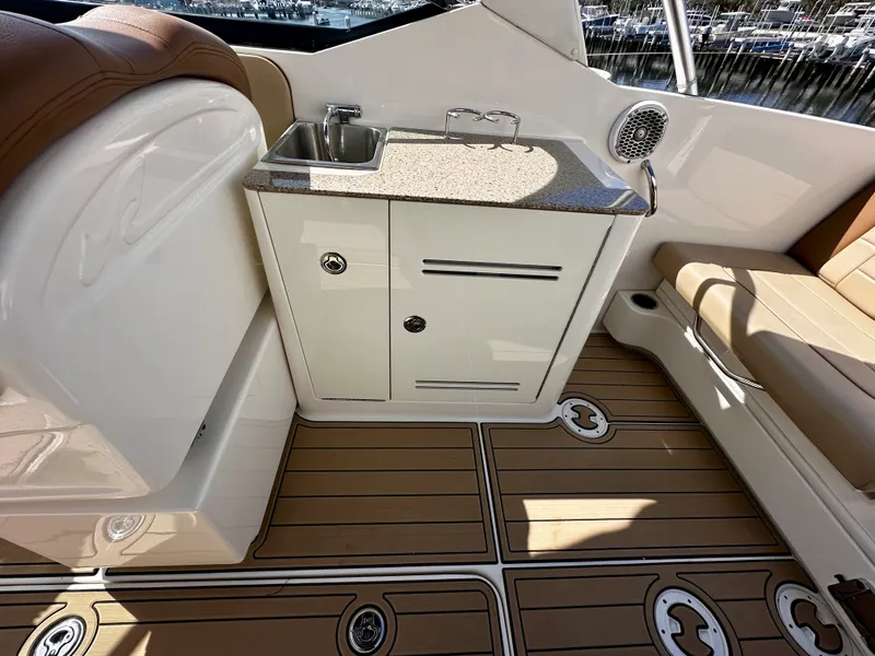 Slide: The Image of Sea Ray 300 SLX 2016 - 33