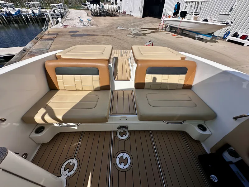 Slide: The Image of Sea Ray 300 SLX 2016 - 16