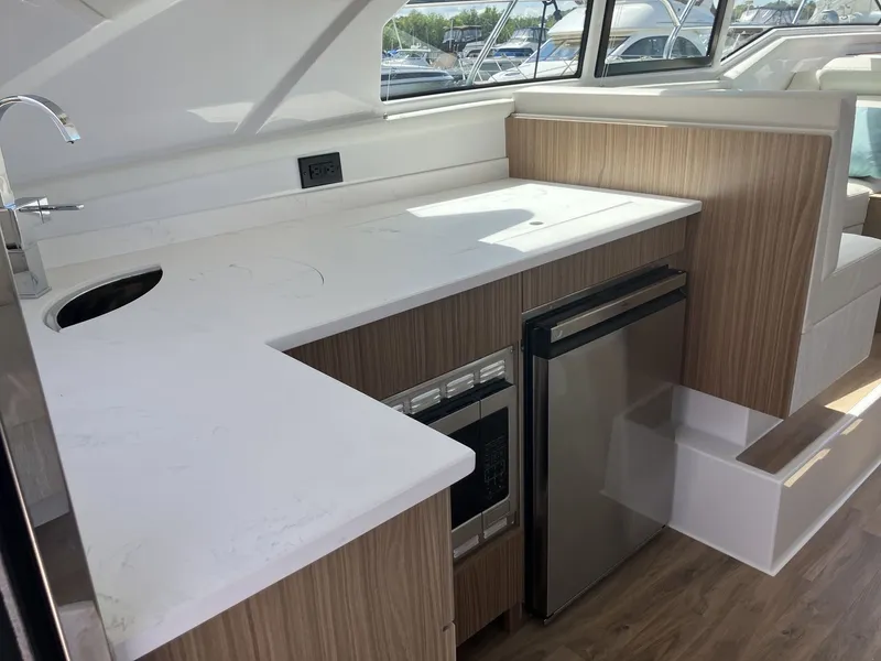 Slide: The Image of Cruisers 42 Cantius 2026 - 9