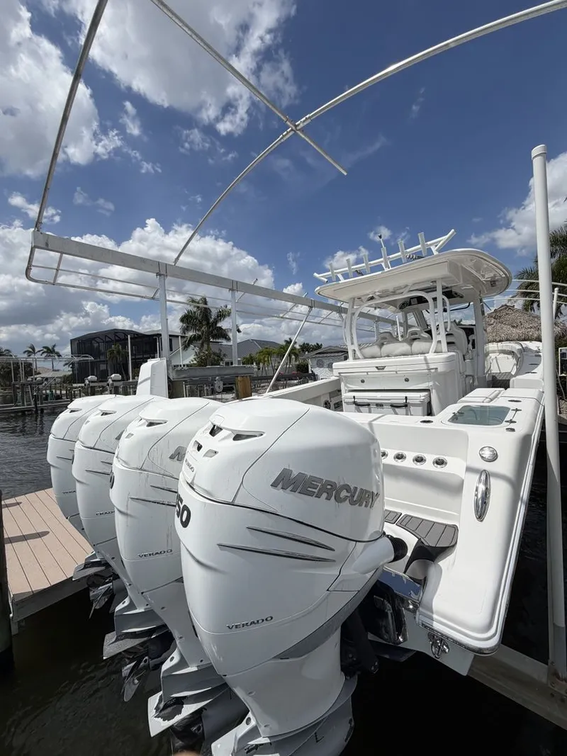 Slide: The Image of Black Water 43 SPORTFISH 2018 - 4