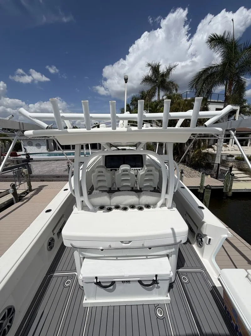 Slide: The Image of Black Water 43 SPORTFISH 2018 - 12