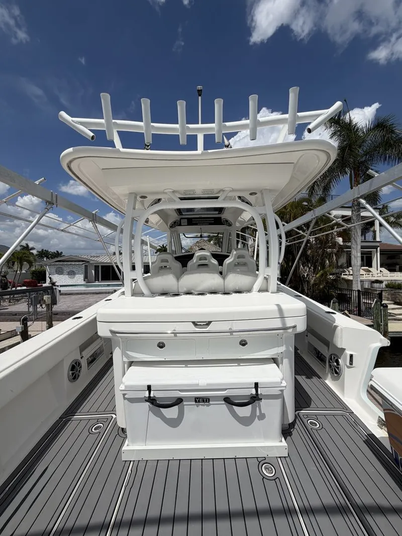 Slide: The Image of Black Water 43 SPORTFISH 2018 - 7