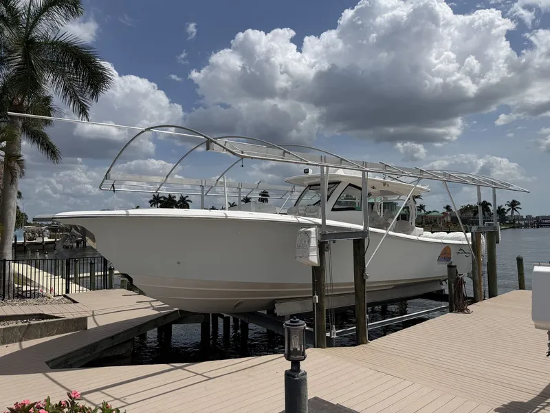 The Image of Black Water 43 SPORTFISH 2018 - 0