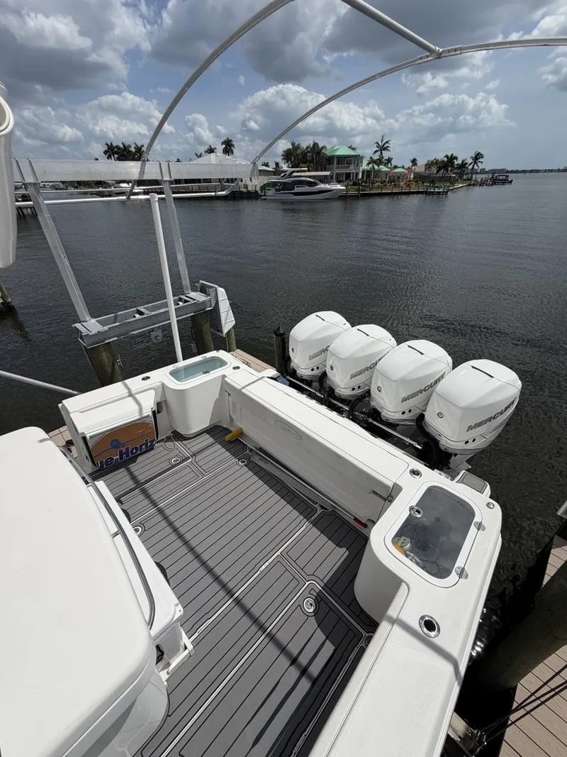 Slide: The Image of Black Water 43 SPORTFISH 2018 - 10