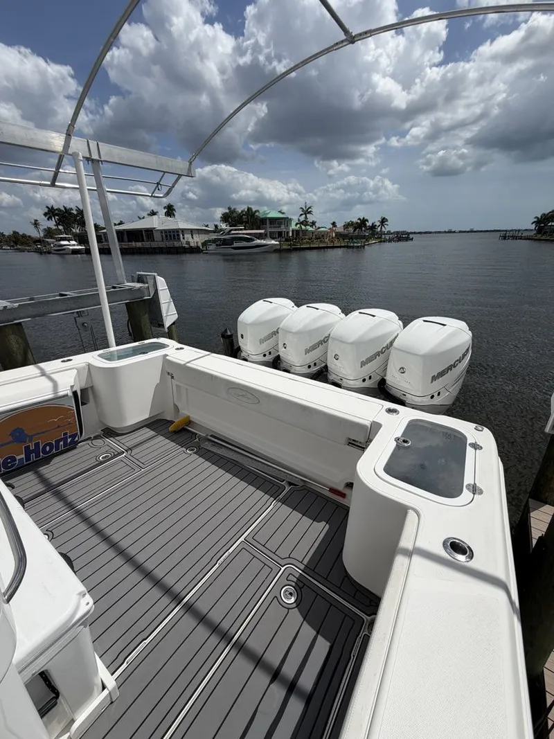 Slide: The Image of Black Water 43 SPORTFISH 2018 - 9