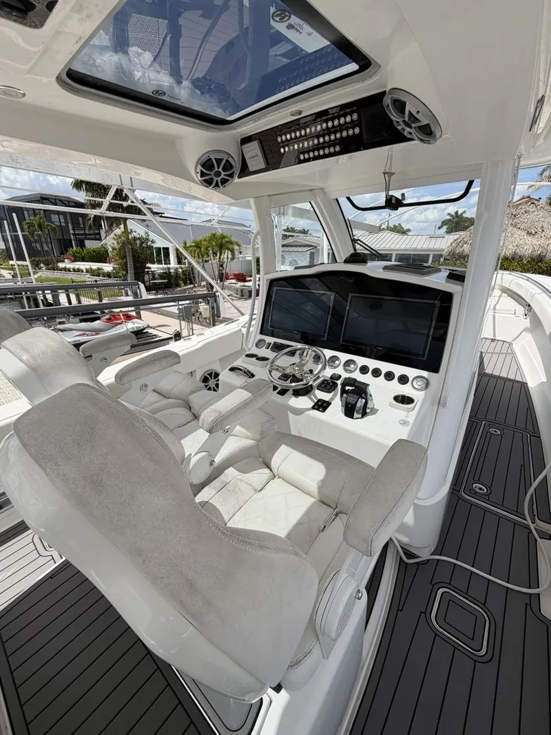 Slide: The Image of Black Water 43 SPORTFISH 2018 - 17