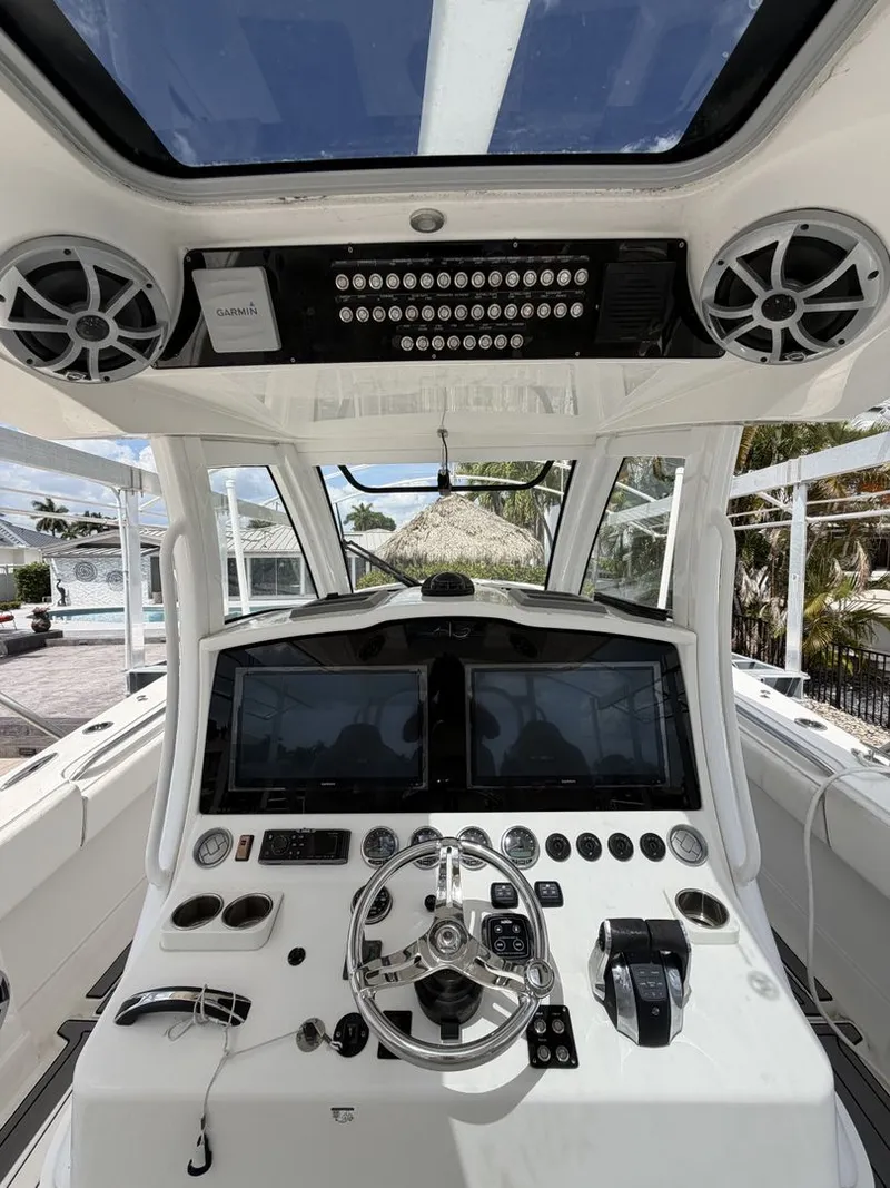 Slide: The Image of Black Water 43 SPORTFISH 2018 - 20