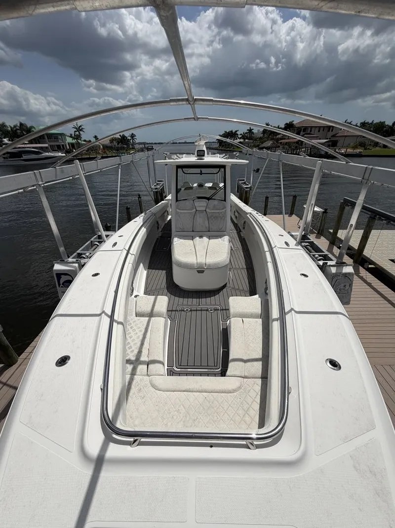 Slide: The Image of Black Water 43 SPORTFISH 2018 - 28