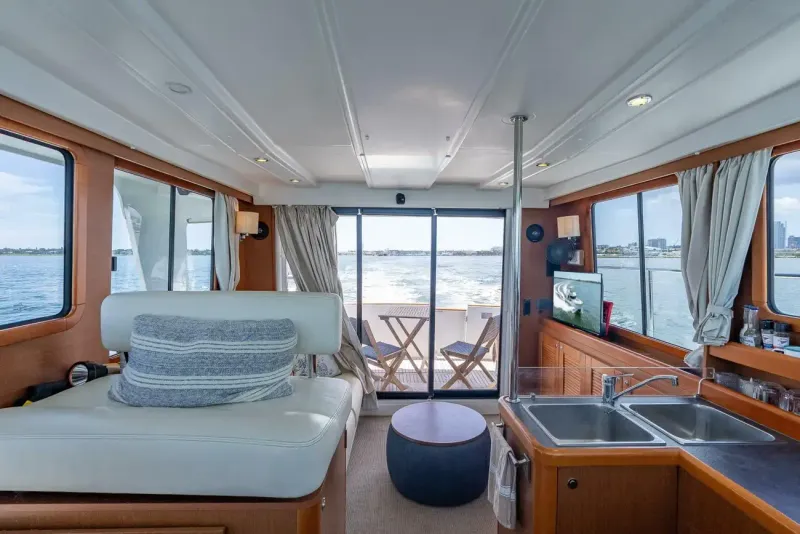 Slide: The Image of Beneteau Swift Trawler 34 2015 - 40