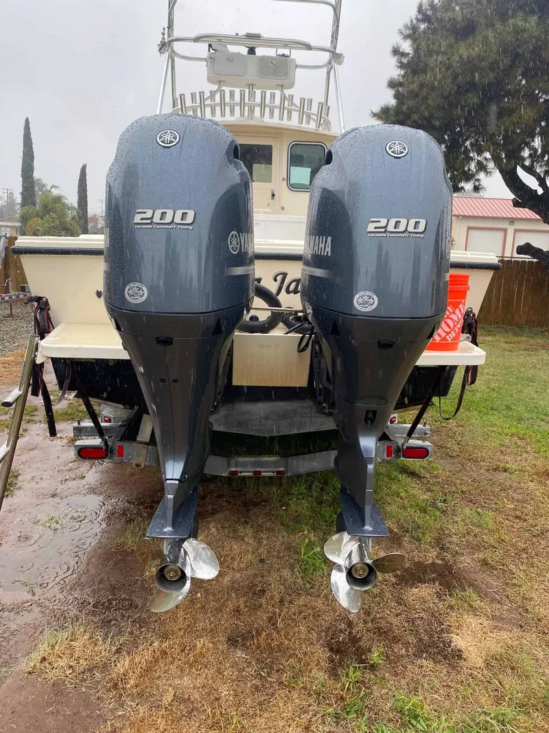 Slide: The Image of Parker Marine 2520 Deep Vee Sport Cabin 2004 - 9