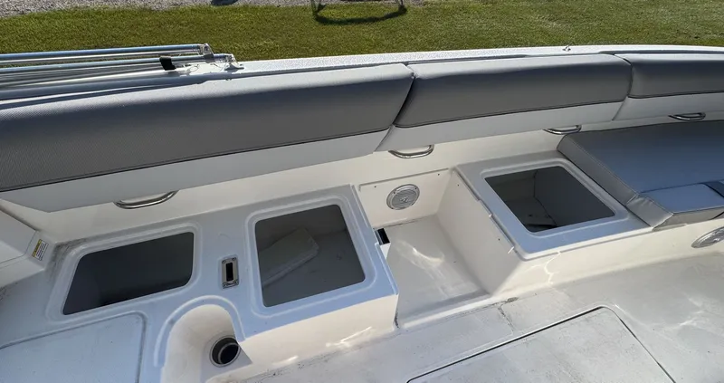 Slide: The Image of Bayliner D20 2025 - 14
