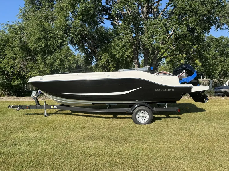 The Image of Bayliner D20 2025 - 0