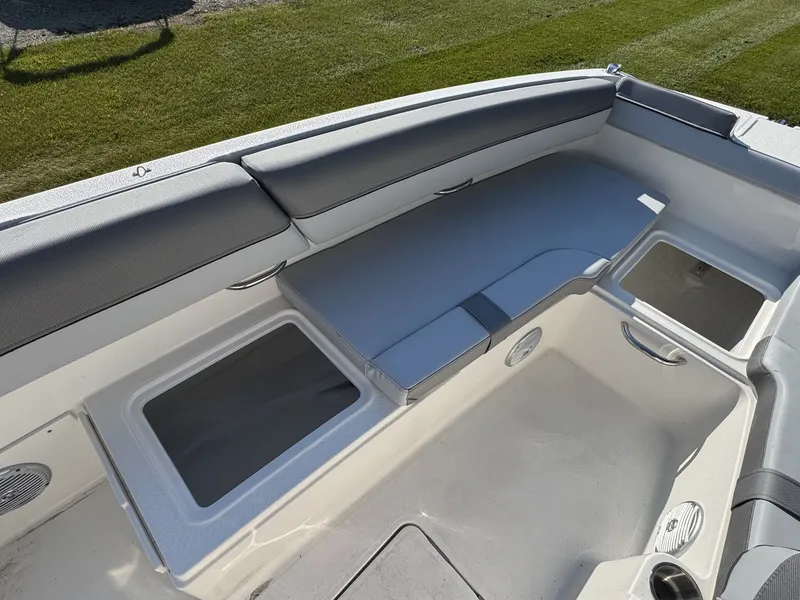 Slide: The Image of Bayliner D20 2025 - 15