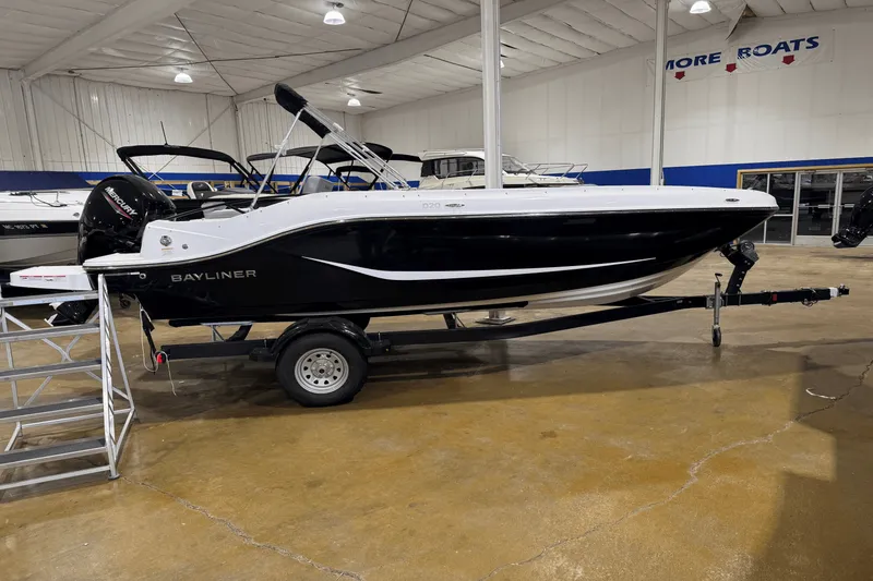The Image of Bayliner D20 2025 - 0