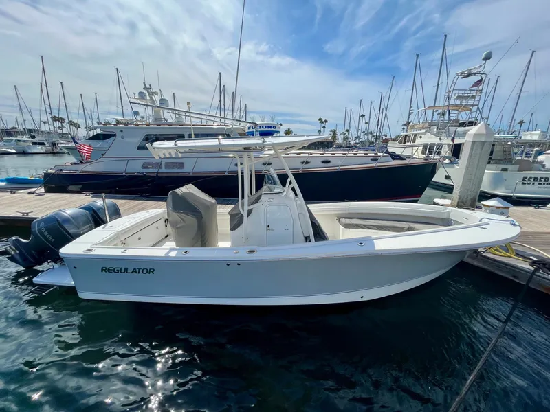 The Image of Regulator Marine 25 Center Console 2019 - 1