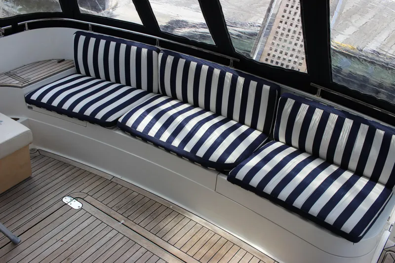 Slide: The Image of Fairline Phantom 2006 - 100