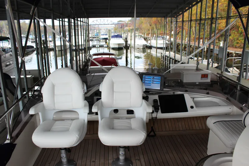 Slide: The Image of Fairline Phantom 2006 - 109