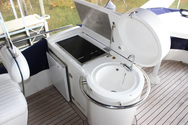 Slide: The Image of Fairline Phantom 2006 - 120