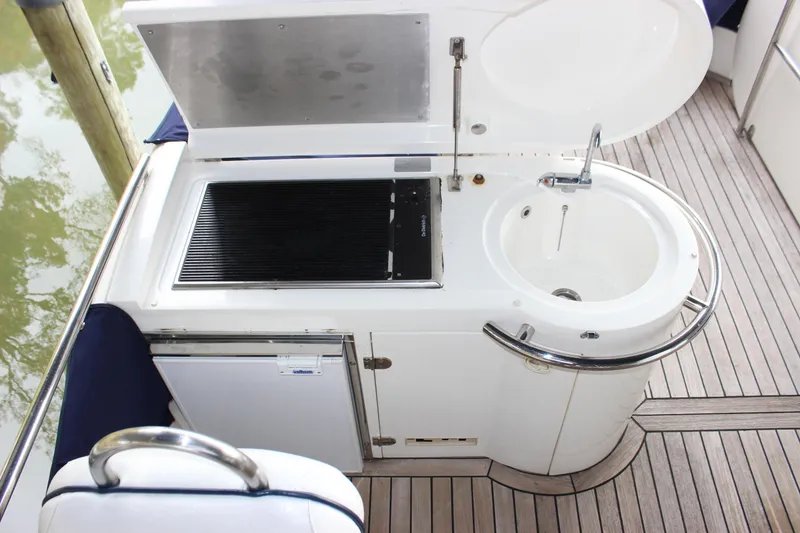 Slide: The Image of Fairline Phantom 2006 - 125