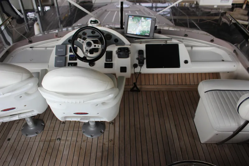 Slide: The Image of Fairline Phantom 2006 - 127