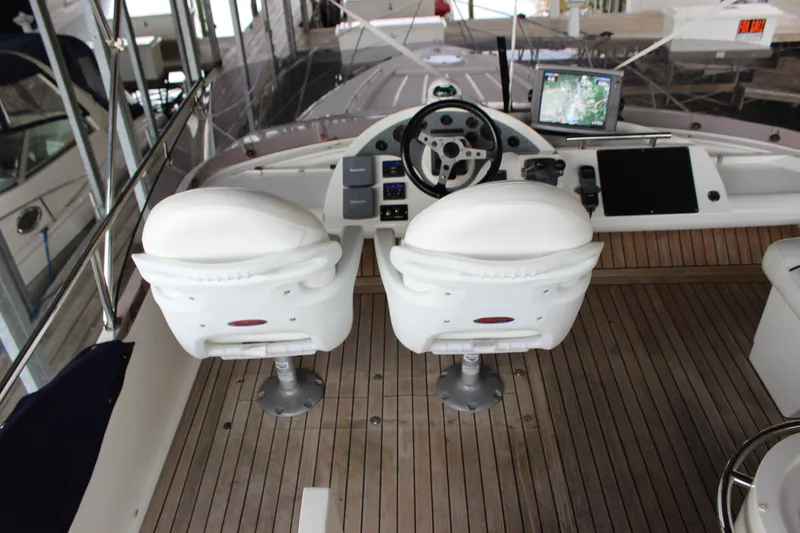 Slide: The Image of Fairline Phantom 2006 - 128