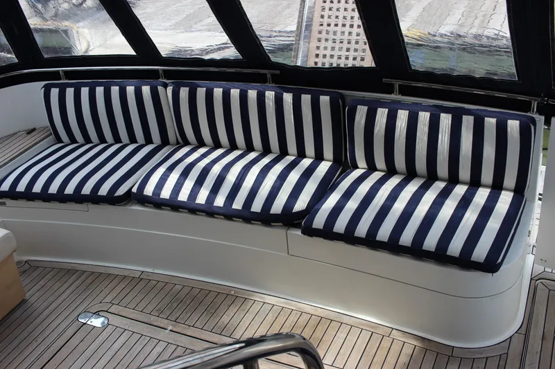 Slide: The Image of Fairline Phantom 2006 - 99