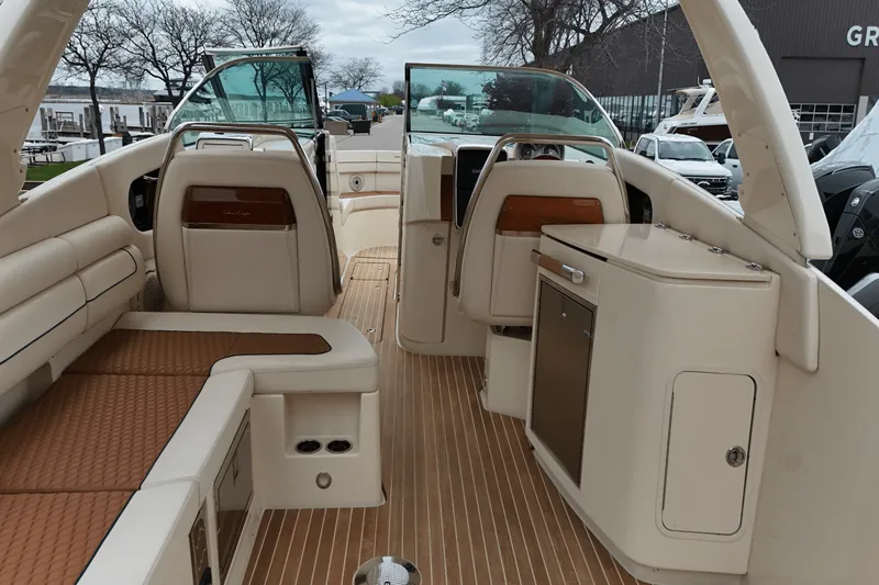 Slide: The Image of Chris-Craft 35 LAUNCH GT 2021 - 11