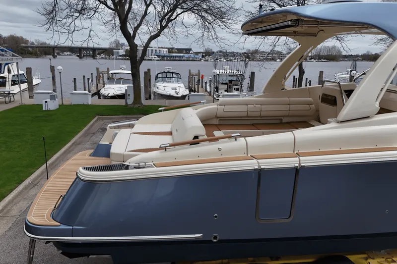 Slide: The Image of Chris-Craft 35 LAUNCH GT 2021 - 13