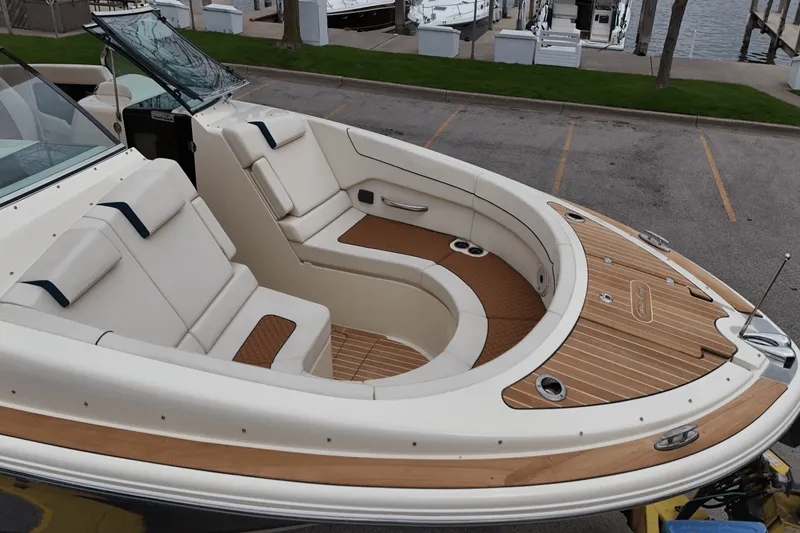 Slide: The Image of Chris-Craft 35 LAUNCH GT 2021 - 16