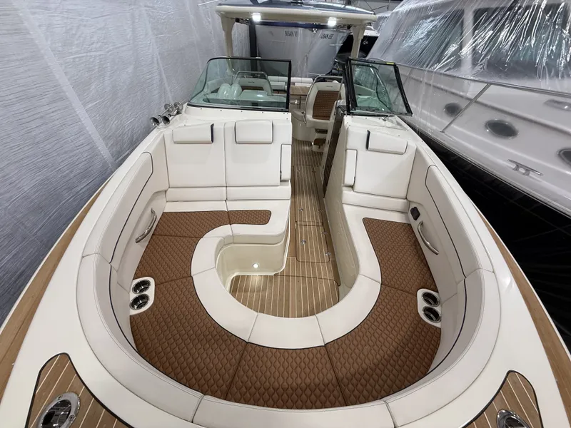 Slide: The Image of Chris-Craft 35 LAUNCH GT 2021 - 25