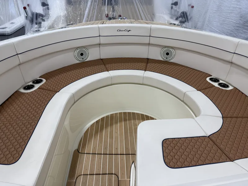 Slide: The Image of Chris-Craft 35 LAUNCH GT 2021 - 26