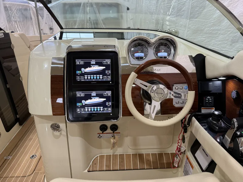 Slide: The Image of Chris-Craft 35 LAUNCH GT 2021 - 28