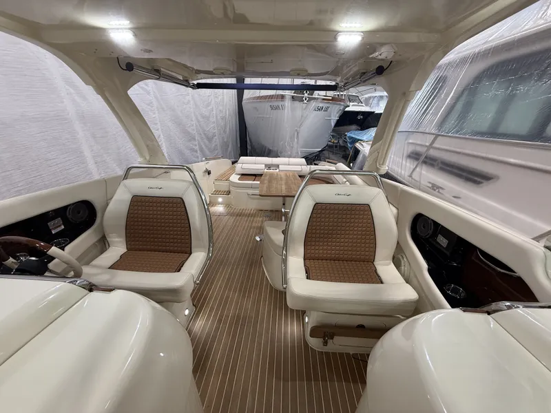 Slide: The Image of Chris-Craft 35 LAUNCH GT 2021 - 33