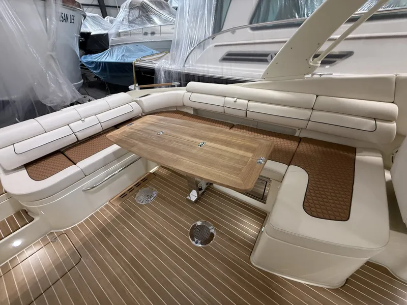 Slide: The Image of Chris-Craft 35 LAUNCH GT 2021 - 37