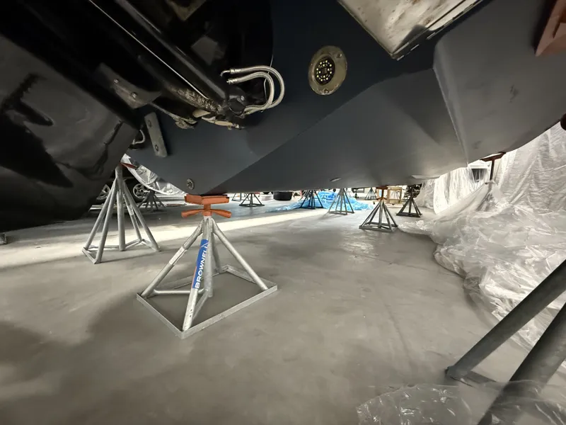 Slide: The Image of Chris-Craft 35 LAUNCH GT 2021 - 45