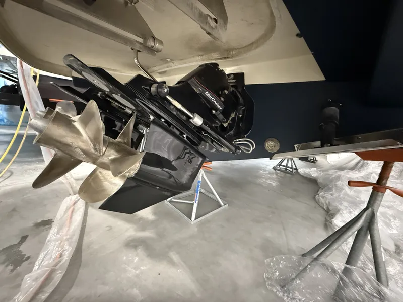 Slide: The Image of Chris-Craft 35 LAUNCH GT 2021 - 46