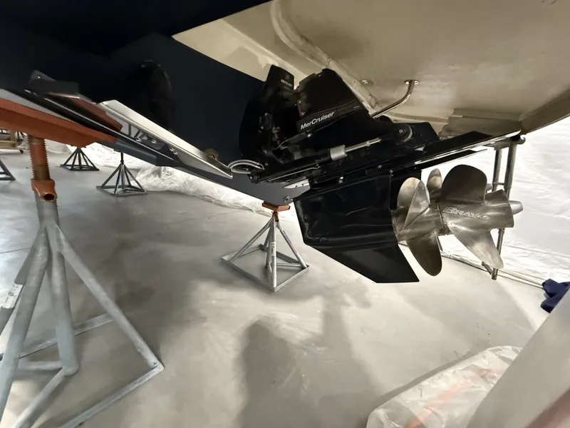 Slide: The Image of Chris-Craft 35 LAUNCH GT 2021 - 47