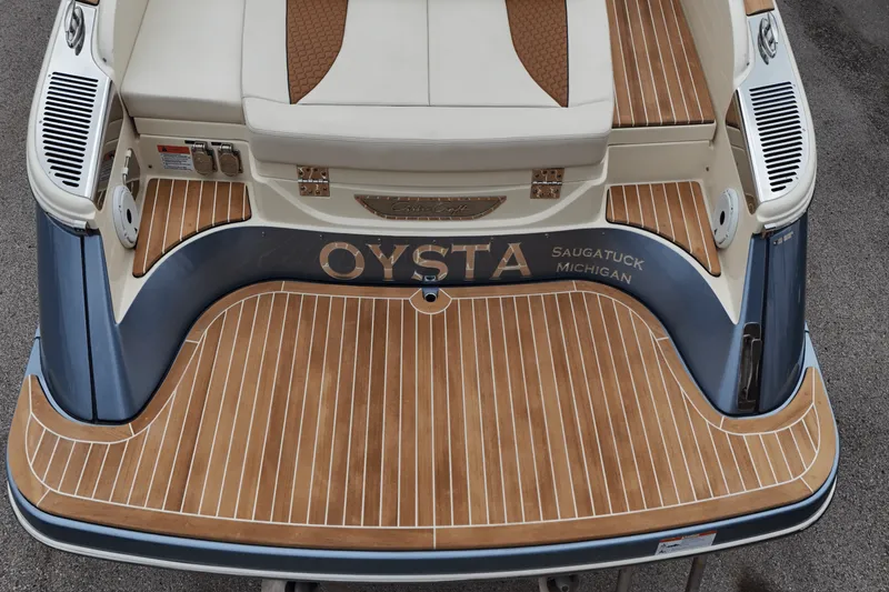 Slide: The Image of Chris-Craft 35 LAUNCH GT 2021 - 8